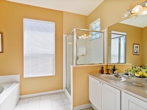 House, 4 Bedrooms, Private Pool | Bathroom | Towels