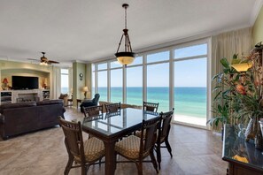 Apartment, Multiple Beds | In-room dining