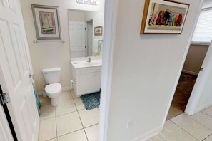 Departamento, varias camas | Baño