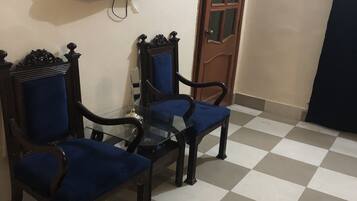 Luxury Suite, 1 Queen Bed, Garden View | View from room