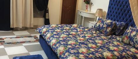 Luxe suite, 1 queensize bed, uitzicht op tuin | Kameruitzicht