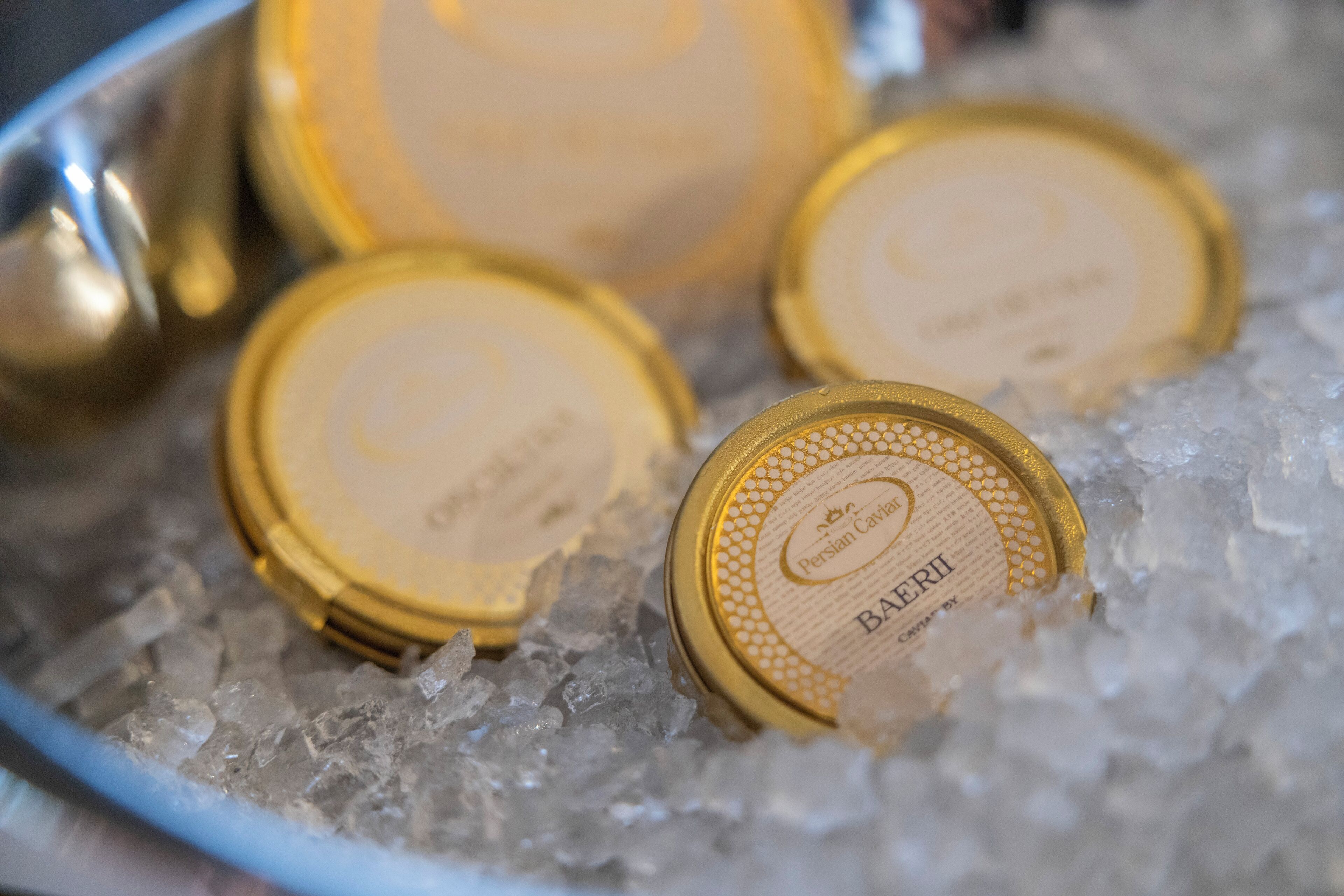 lunch, dinner, brunch served; international cuisine