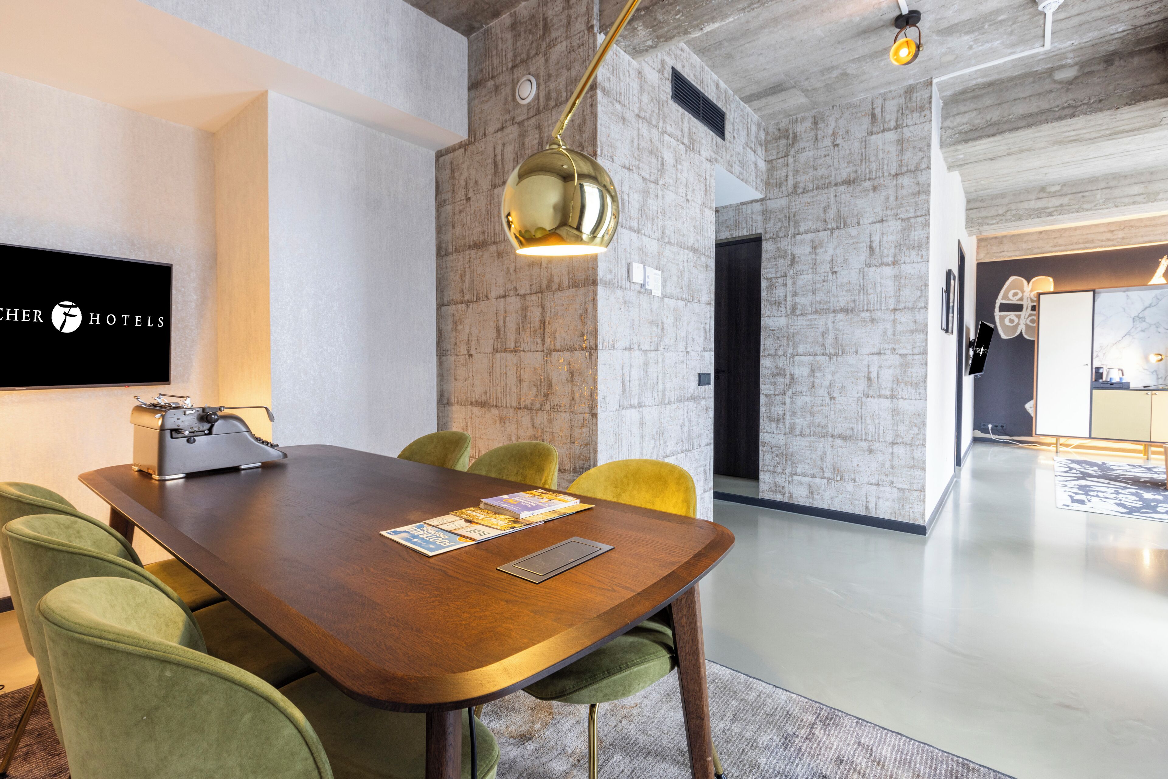 suite | 1 bedroom, in-room safe, desk, iron/ironing board