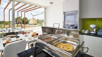 Free daily continental breakfast