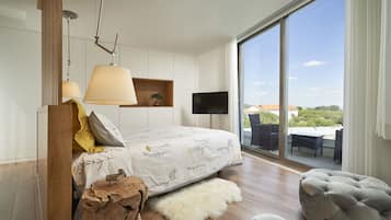 4 Schlafzimmer, Schreibtisch, schallisolierte Zimmer