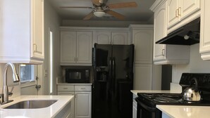 Basic House, Multiple Beds, Non Smoking | Private kitchen - Cozy Marina Cottage (Dania Beach)