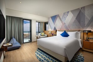Premium bedding, down duvets, memory-foam beds, minibar - Hotel Indigo Hainan Xiangshui BAY (Lingshui)