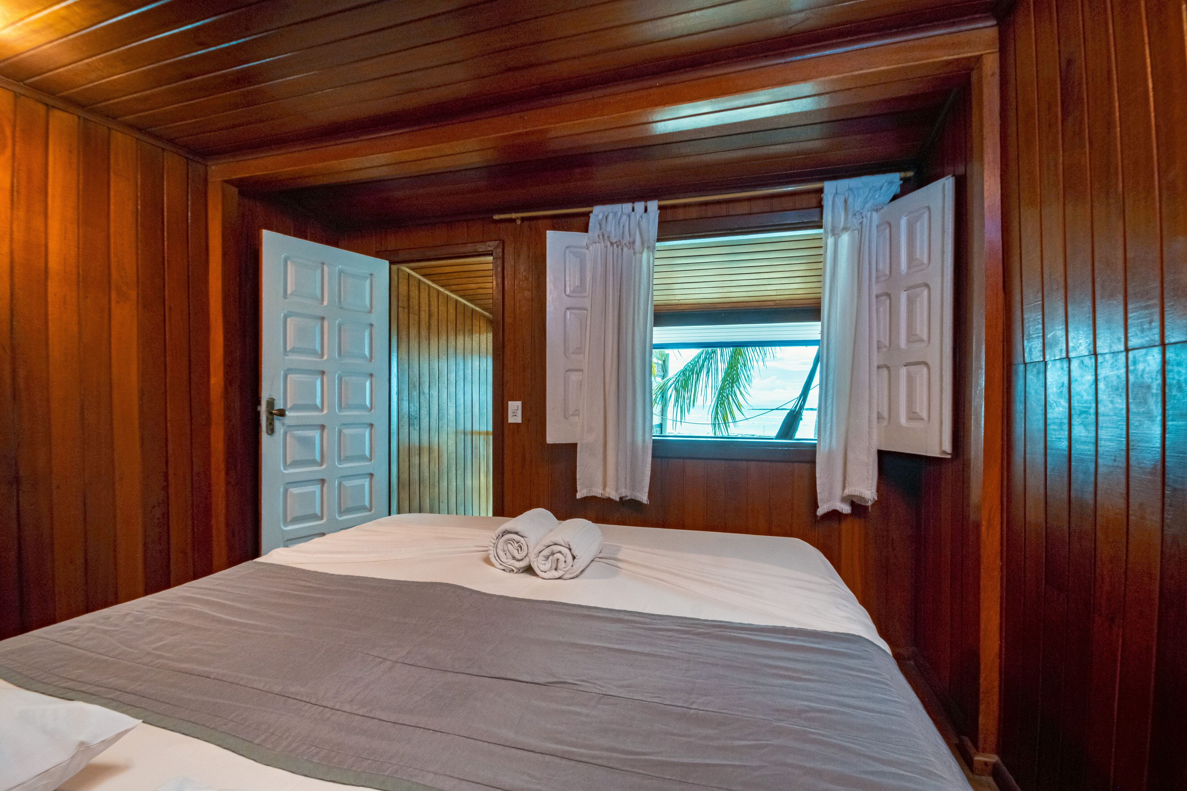 Superior Quadruple Room, Ocean View | Minibar, free WiFi, bed sheets