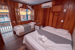 Quarto standard, varanda | Frigobar, Wi-Fi de cortesia, roupa de cama