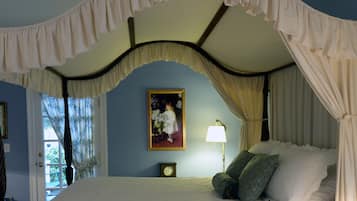 Premium Double Room, 1 Queen Bed, Non Smoking (Monroe) | Egyptian cotton sheets, premium bedding, down comforters