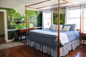 Premium bedding, individually decorated, individually furnished - Stonecroft Inn (Ledyard)