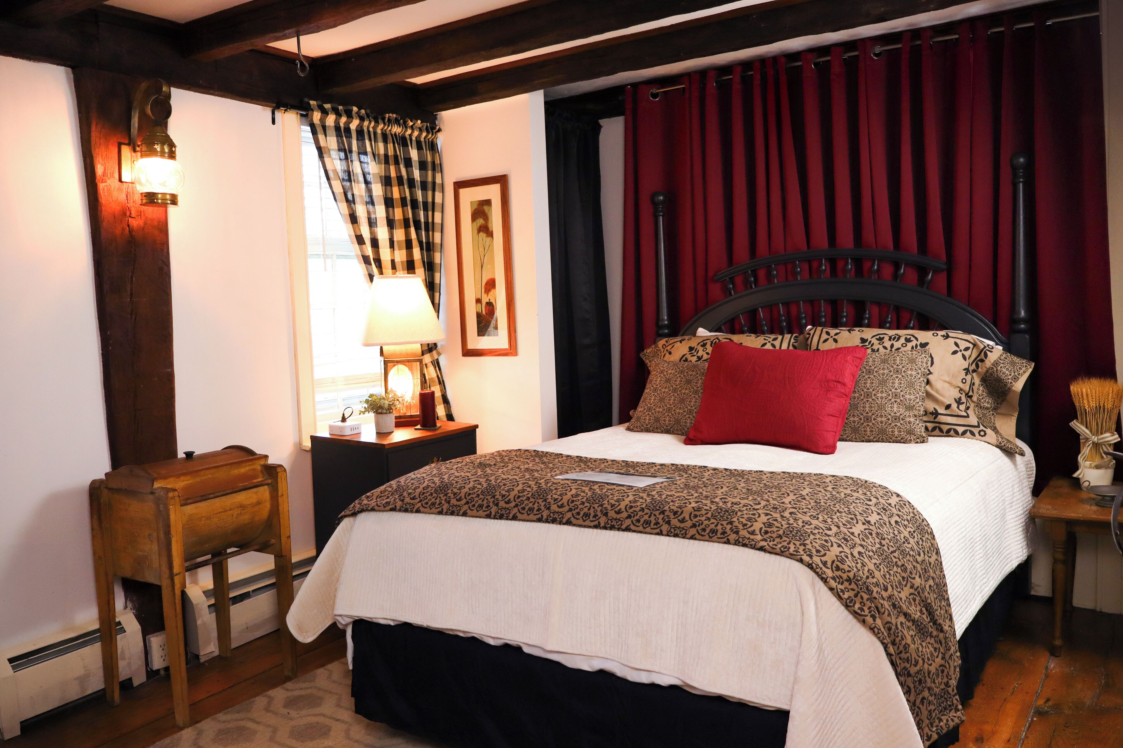 Quarto tradicional, 1 cama Queen | Roupas de cama premium, individualmente decorados