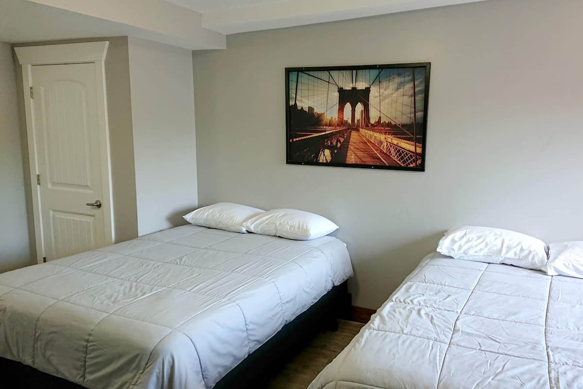 Deluxe dubbelrum | Mörkläggningsgardiner, gratis wi-fi och sängkläder