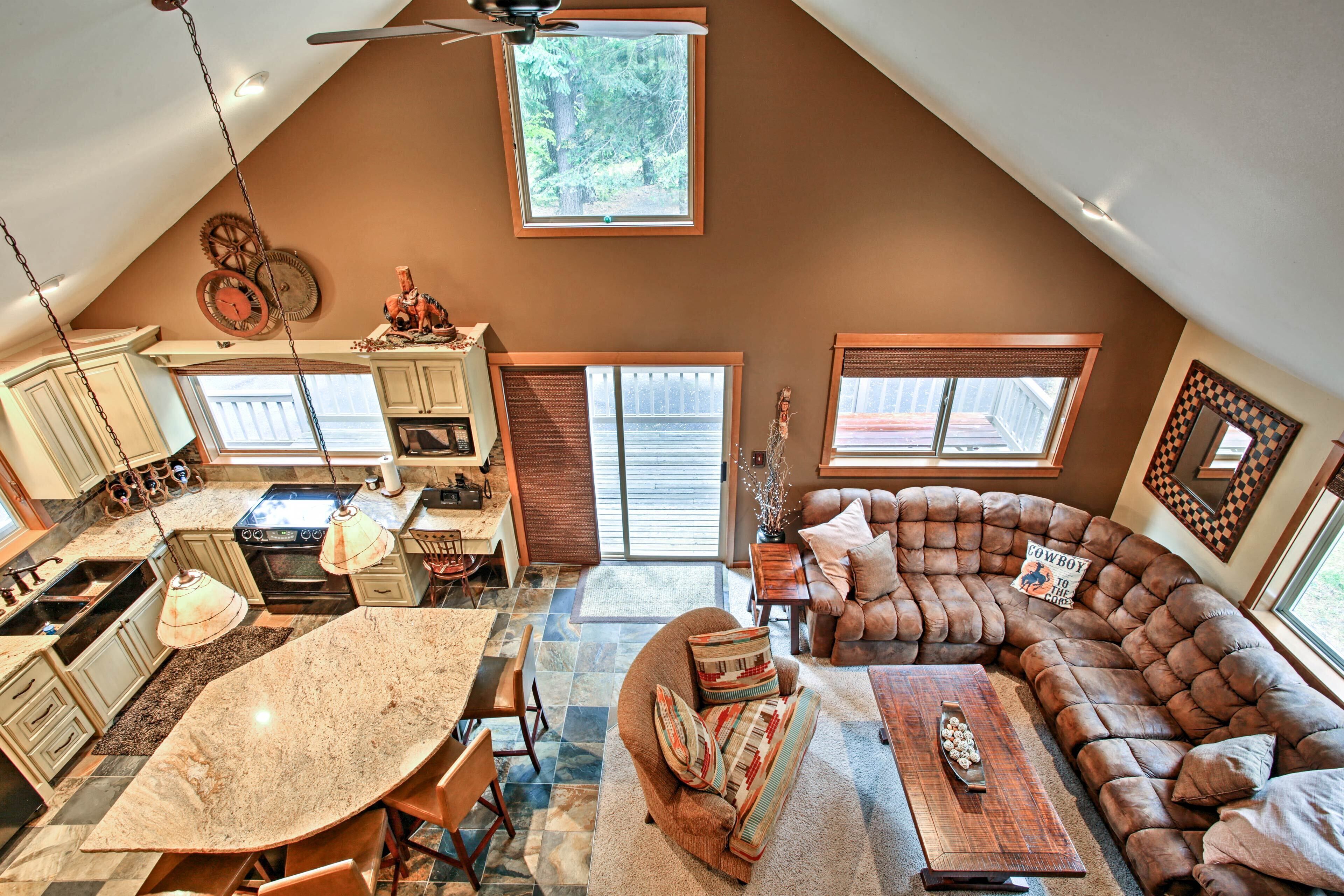 TV, caminetto, lettore DVD