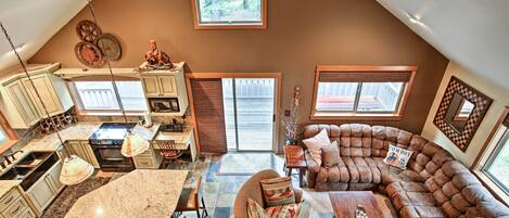 TV, caminetto, lettore DVD