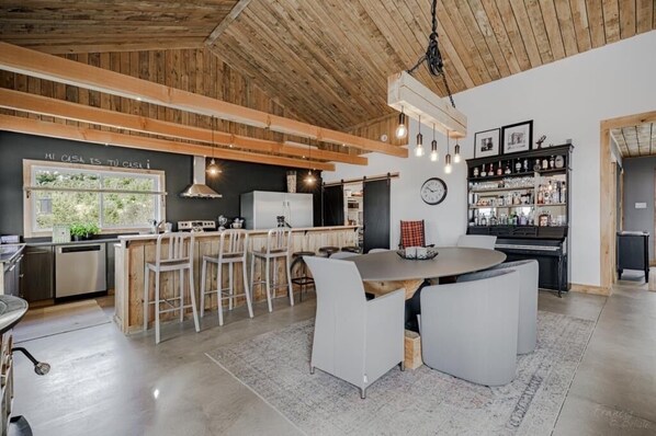 Dining - Saint-Sauveur Country House (Saint-Sauveur)