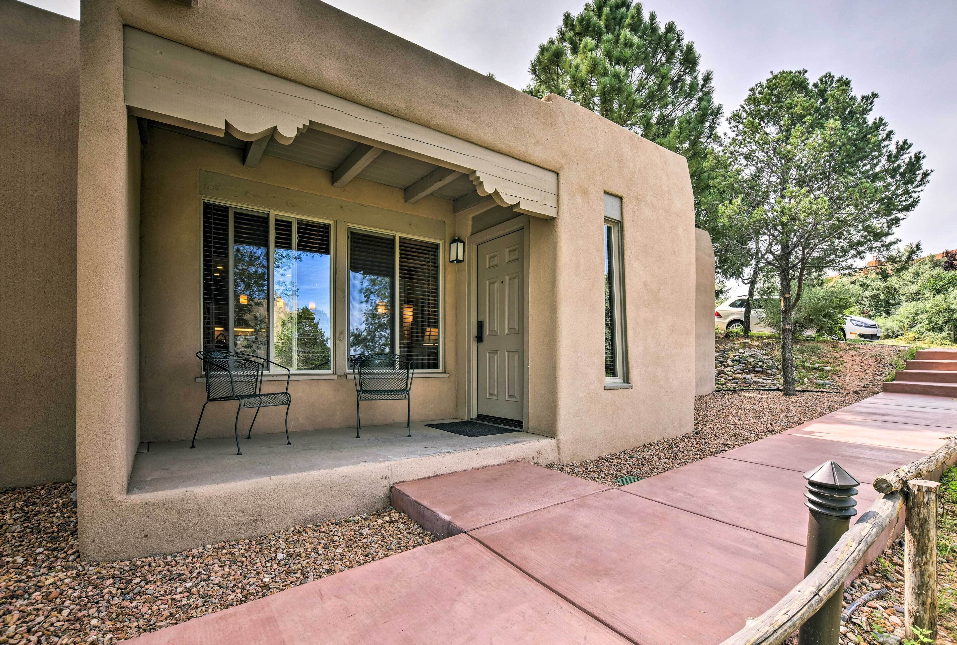 Adobe-Style Abode w/ Amenities - Walk to Plaza!