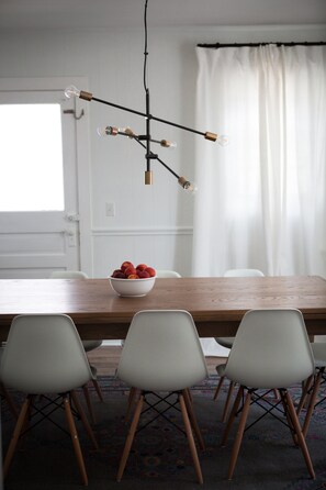 Dining - fresh modern 3/Bd wk end getaway in Amish country (Mt Eaton)