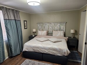3 bedrooms, desk, iron/ironing board, travel cot
