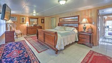 3 slaapkamers, een strijkplank/strijkijzer, gratis wifi, beddengoed