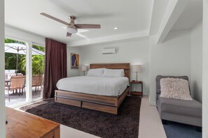 3 bedrooms, desk, iron/ironing board, travel crib