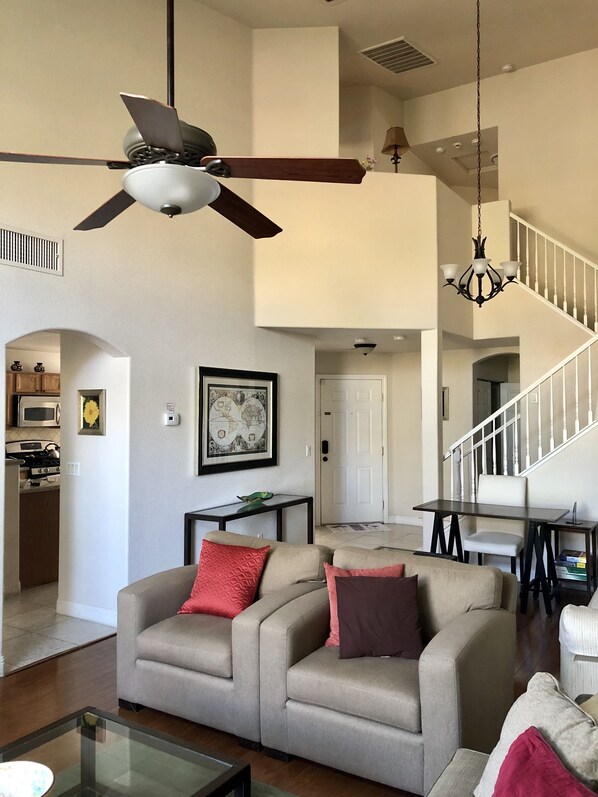 Smart TV, books, stereo -  Quiet, gated exclusive private executive 3 bedrooms house.Pool, club house. (las vegas)