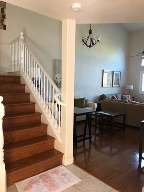 تلفزيون ذكي، كُتُب، ستيريو