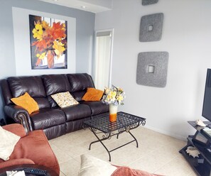 Smart TV, lettore DVD, giocattoli, libri