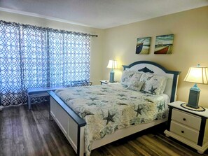2 habitaciones, escritorio, tabla de planchar con plancha y wifi gratis 