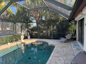 Beheizter Pool