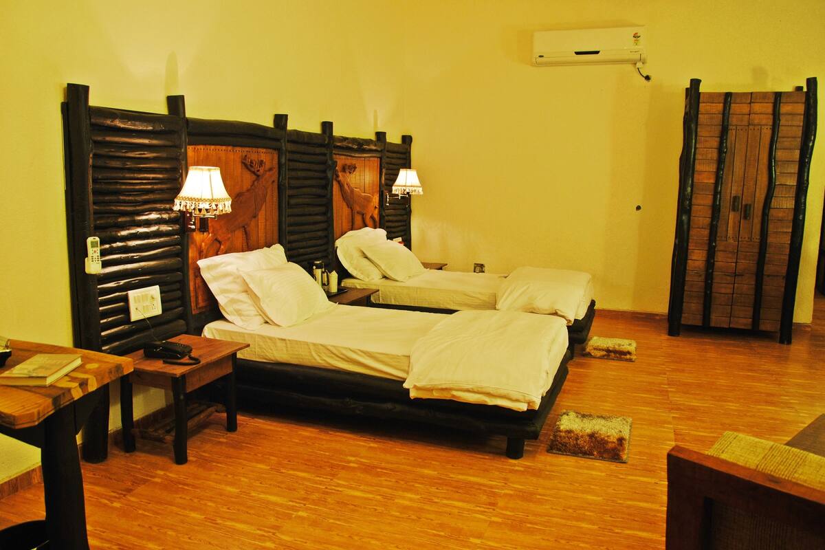 1 bedroom, in-room safe, desk, iron/ironing board