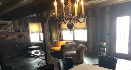 ⭐️⭐️⭐️⭐️⭐️Immaculate Estate on 10 Acres, Two Ponds, 4 Bedrooms, 3 Baths, Sleeps 16!