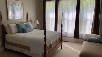 2 dormitoris, escriptori i planxa i posts de planxar