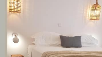 3 bedrooms, in-room safe, desk, soundproofing