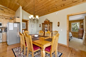 Dining - 3 Master Suites - Long Mountain Views Every Room - Gated - Fire Pit - Fire Place (Maggie Valley)