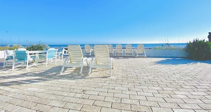AÑO FINAL DE VENTA SOLO $ 375 / PM (no pico) -DUROS 14- ENORME FRENTE AL MAR CERCA DE FLAGLER AVE!