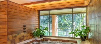 Spacious Hideaway Retreat, Pool , Spa,  Acreage, Billiards, 7 Bedrooms, Brisbane