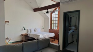 Oak Suite