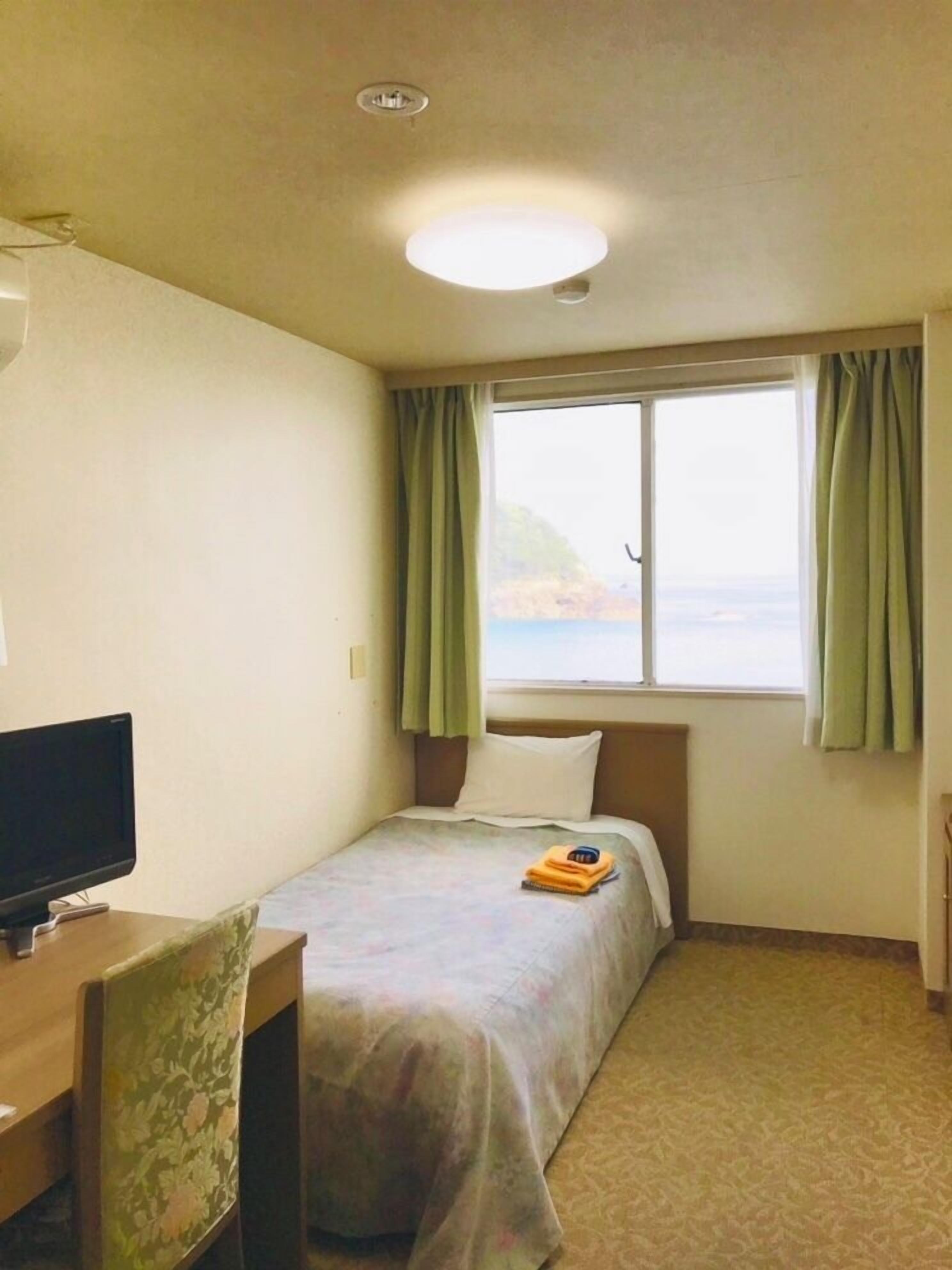 In-room safe, desk, free WiFi, bed sheets