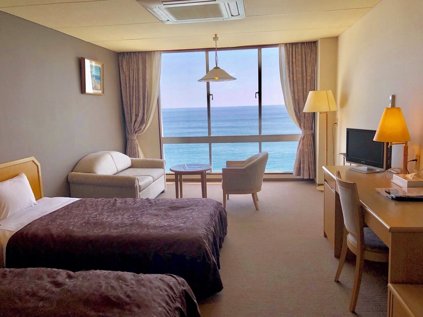 In-room safe, desk, free WiFi, bed sheets