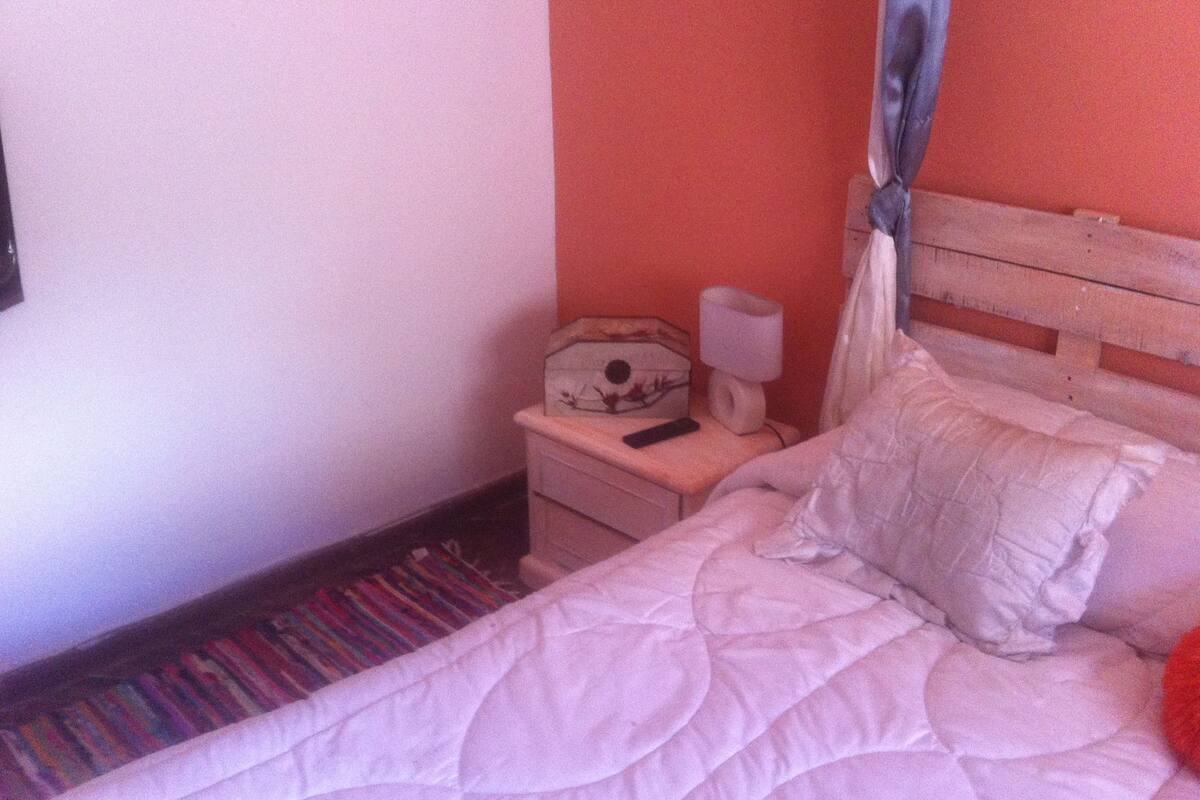 Wifi gratis y ropa de cama