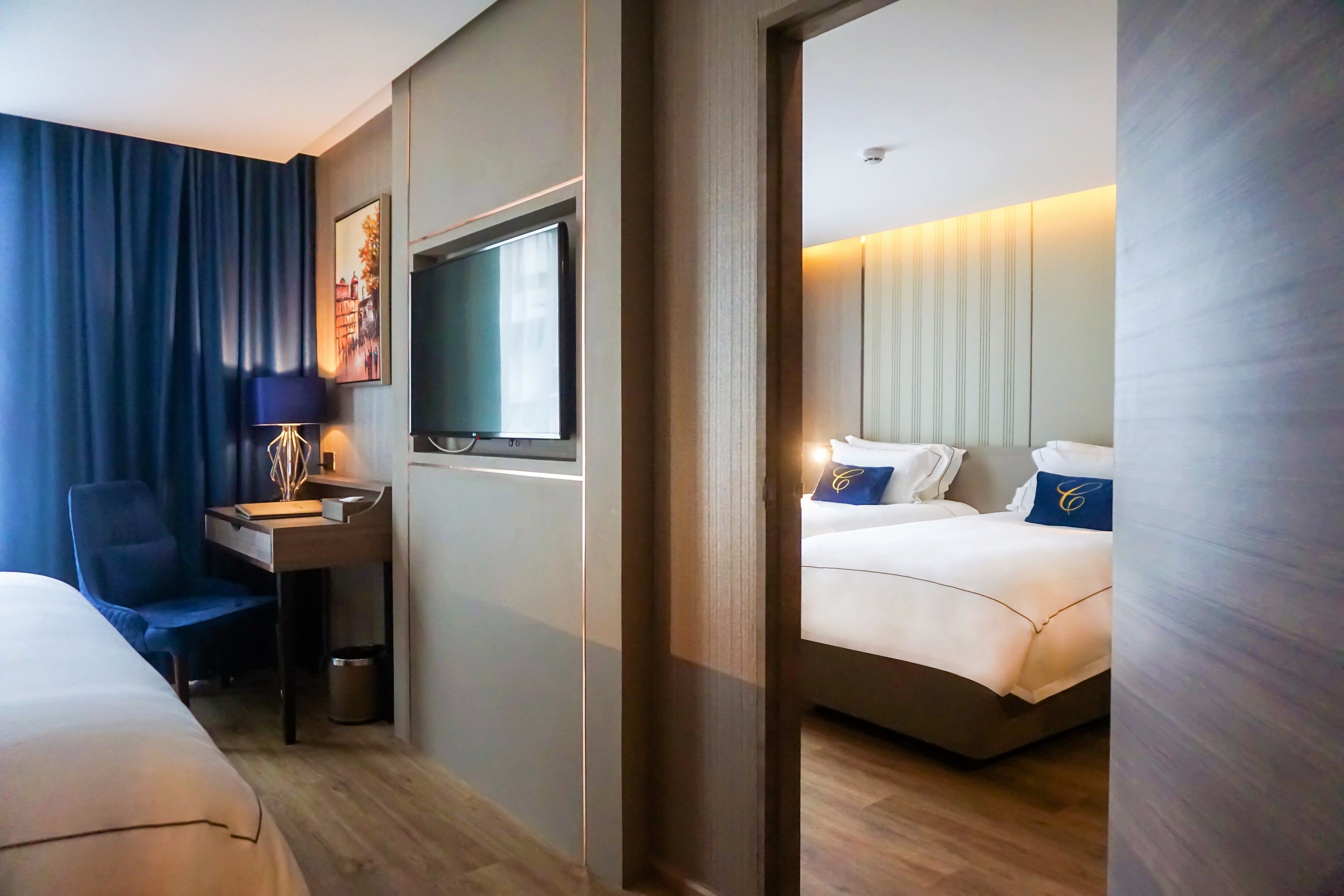 Family Connecting | In-room safe, desk, laptop workspace, blackout drapes