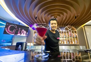 Bar (on property) - GLOW Sukhumvit 5 by Centropolis (Bangkok)