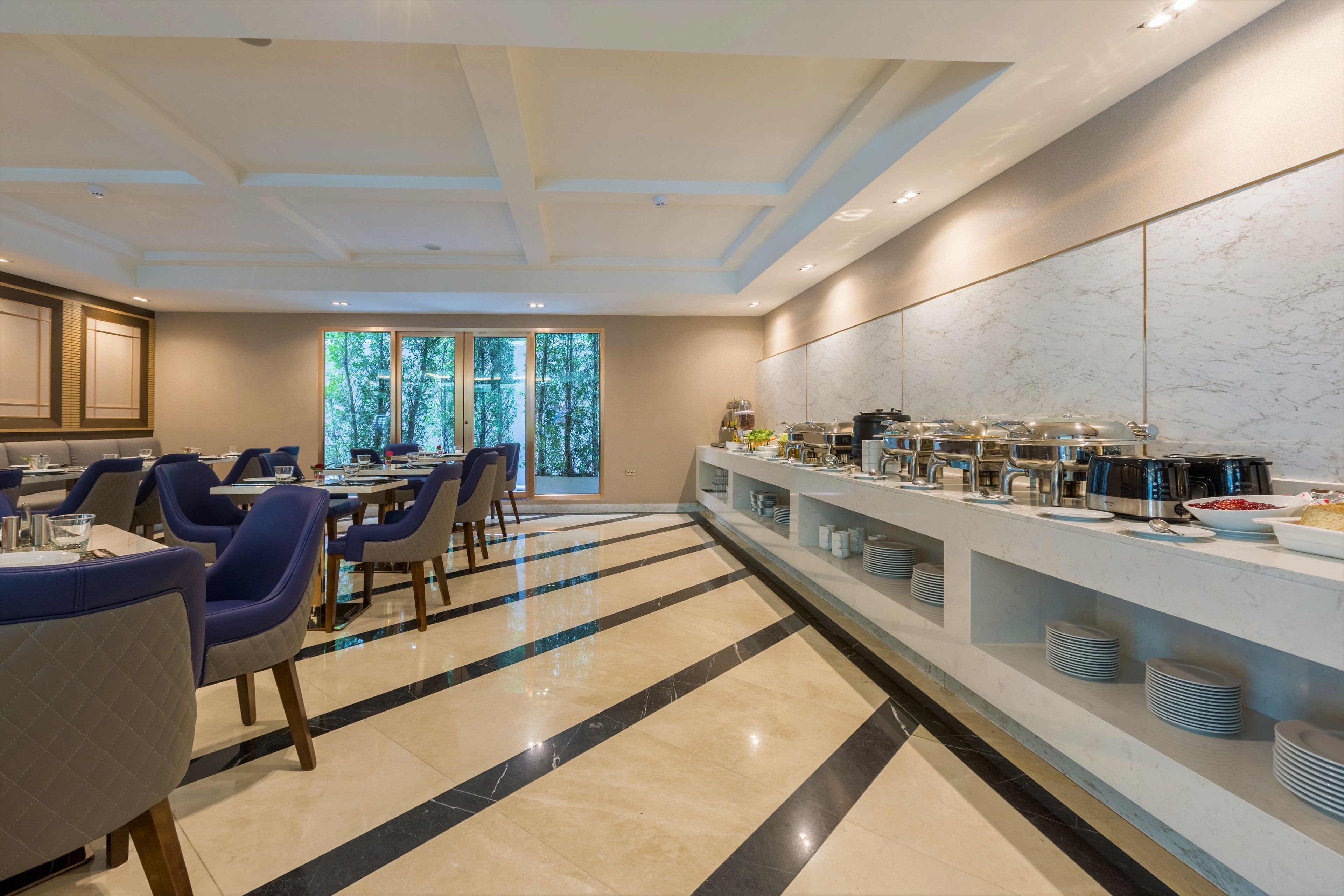 daily buffet breakfast (thb 350 per person)