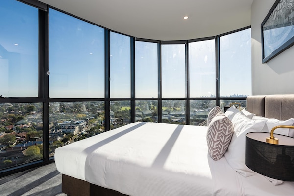 Hypo-allergenic bedding, in-room safe, desk, soundproofing