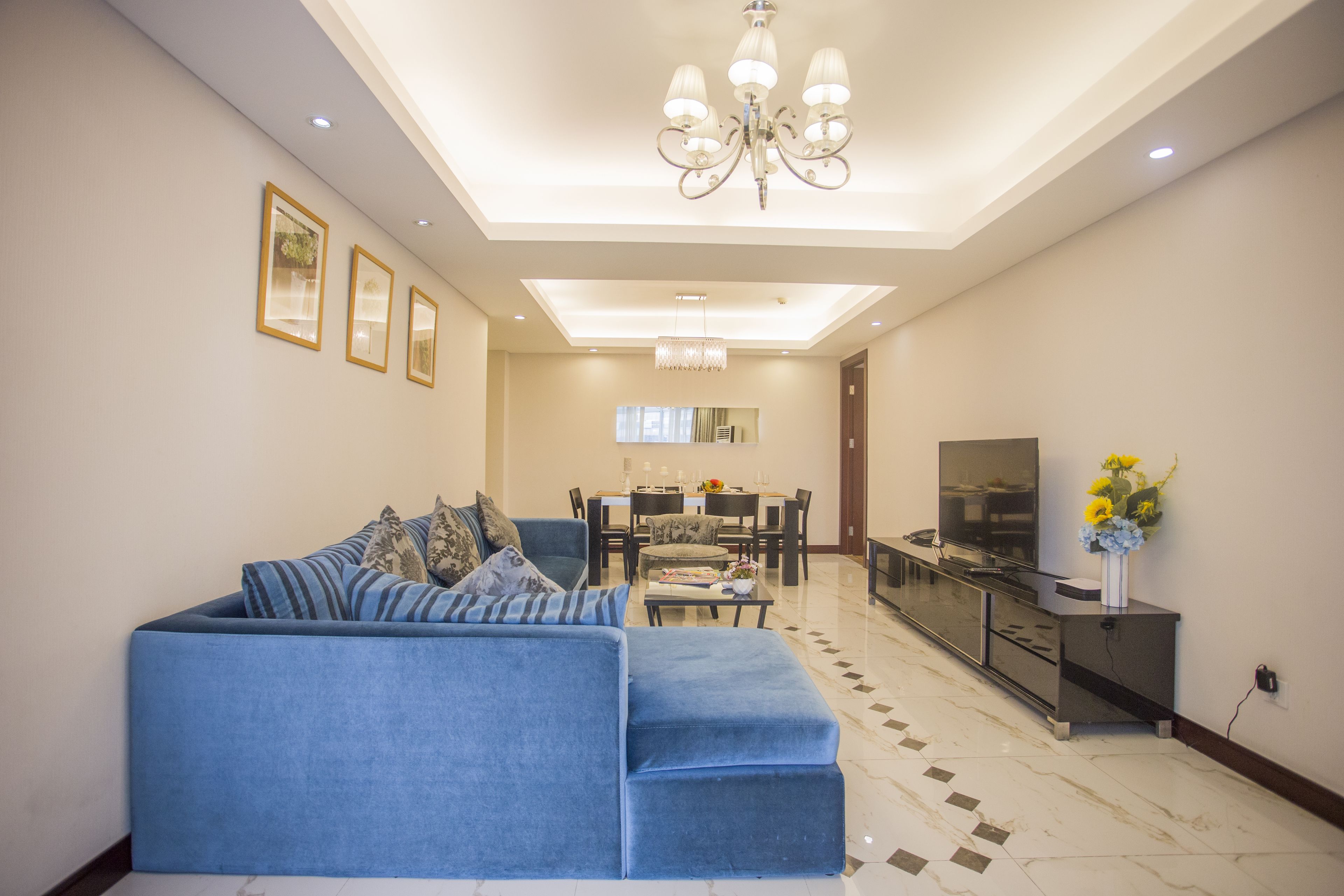 executive apartment, 3 bedrooms | desk, blackout curtains, soundproofing, rollaway beds