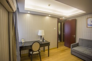 Executive Apartment, 3 Bedrooms | Living room | Flat-screen TV - Beijing Guangyao Service Apartment Chaoyangmen (Beijing)