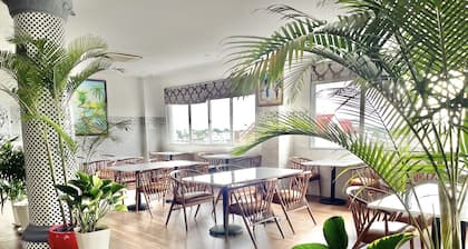 Long Bao Chau Hotel