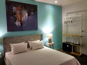 Double Room, Bathtub, Courtyard Area | Minibar, rollaway beds, free WiFi, bed sheets - Casa De Apple (Bandung)