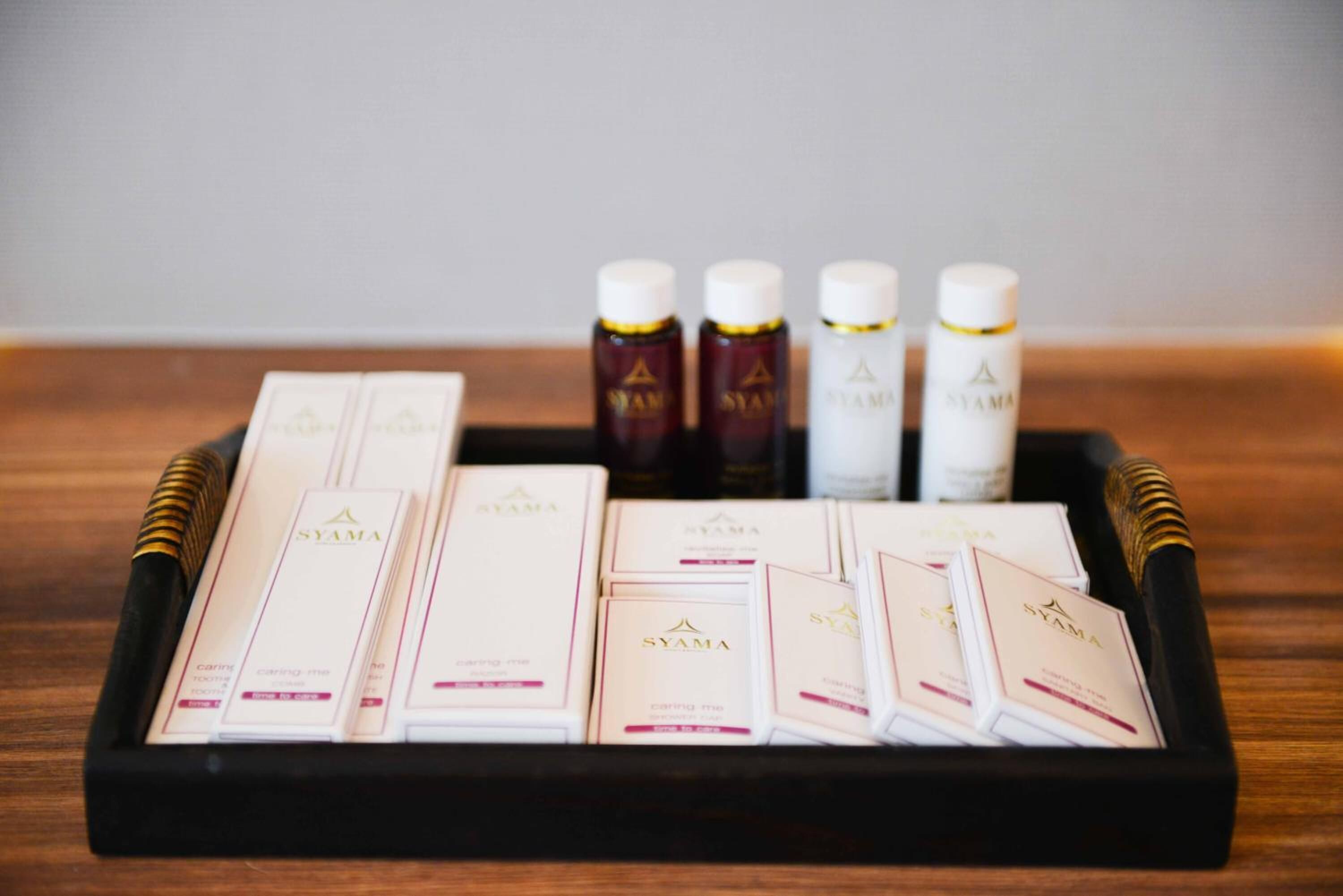 shower, rainfall showerhead, free toiletries, hair dryer